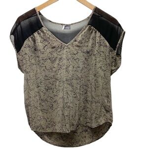 UO Sparkle & Fade Silk Short Sleeve Blouse Sz S